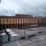 Plaza Mayor De 3ª Planta En Edificio Histórico Sin Ascensor Con Vistas Privilegiadas Apartamento *