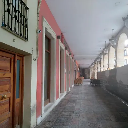 Plaza Mayor De 3ª Planta En Edificio Histórico Sin Ascensor Con Vistas Privilegiadas *