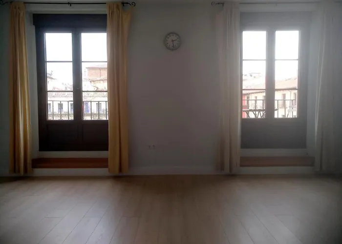 Apartman Plaza Mayor De 3ª Planta En Edificio Historico Sin Ascensor Con Vistas Privilegiadas León