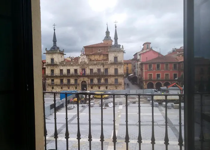 Plaza Mayor De 3ª Planta En Edificio Historico Sin Ascensor Con Vistas Privilegiadas